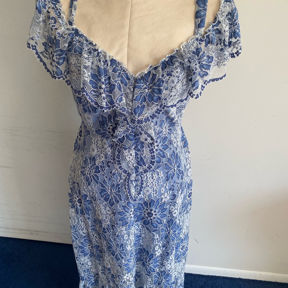 BCBGMaxAzria Blue and White Lace maxi dress off the shoulder NWT Med